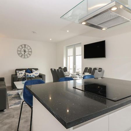 Ocean View Apartment Банф Екстериор снимка