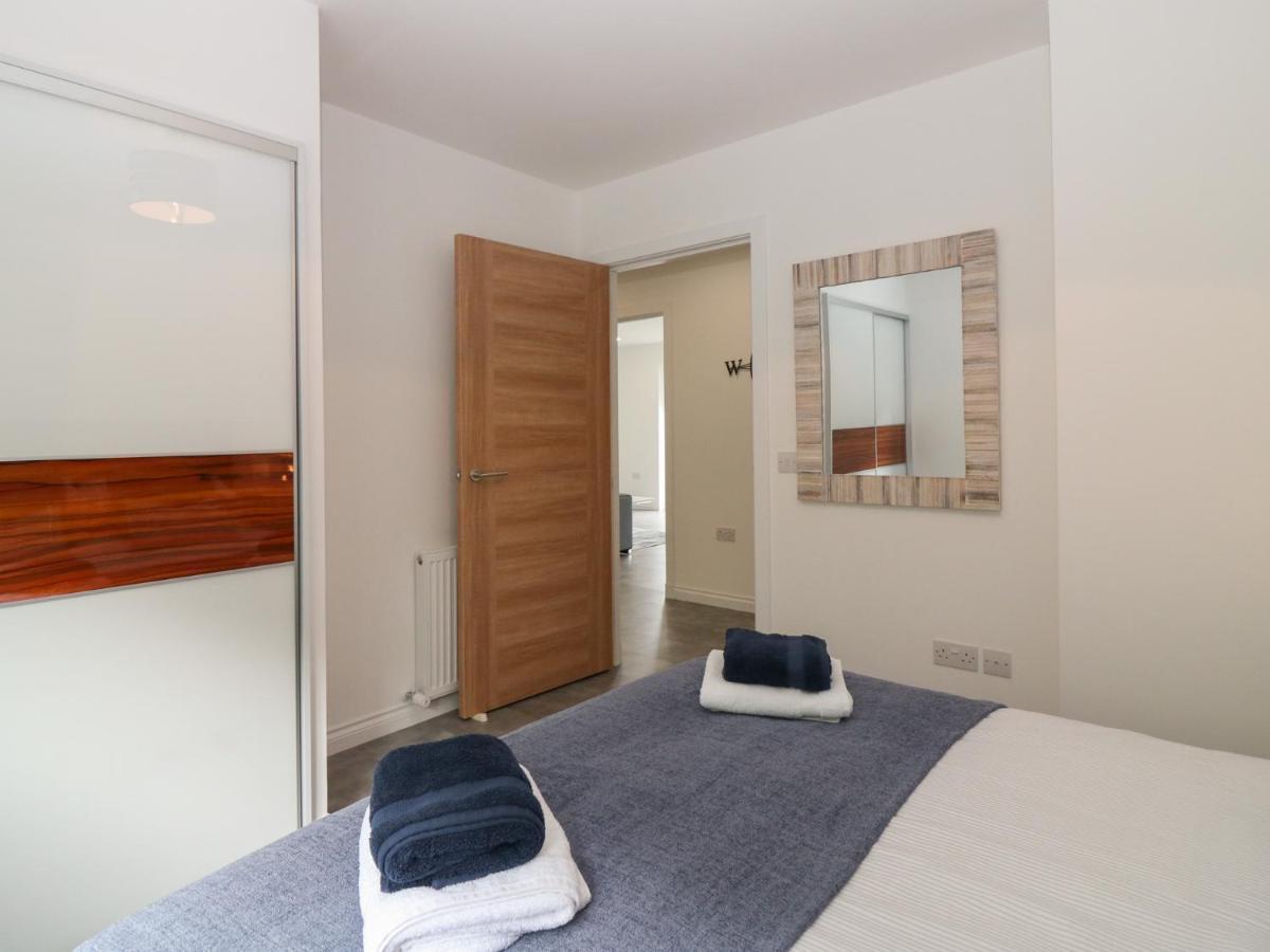 Ocean View Apartment Банф Екстериор снимка