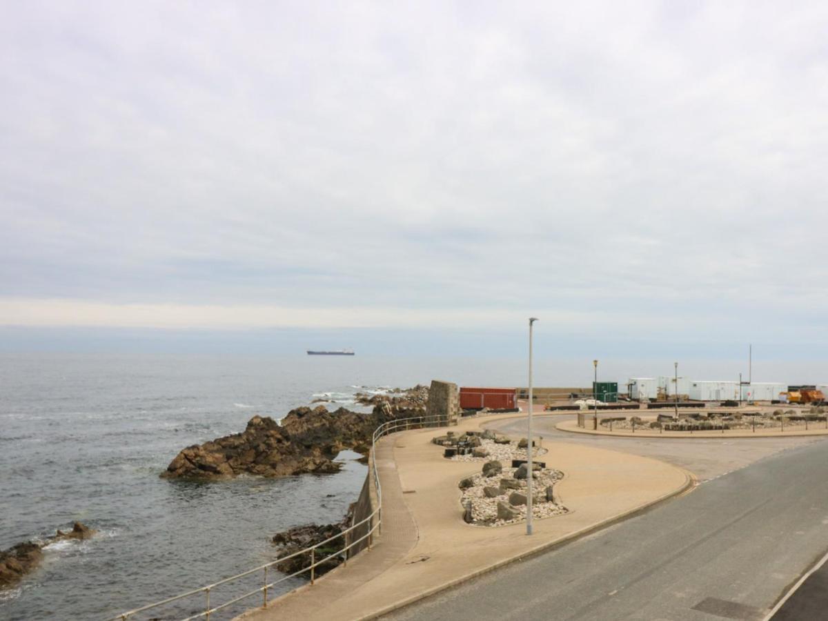 Ocean View Apartment Банф Екстериор снимка